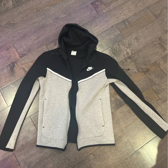 Mens Nike Tech